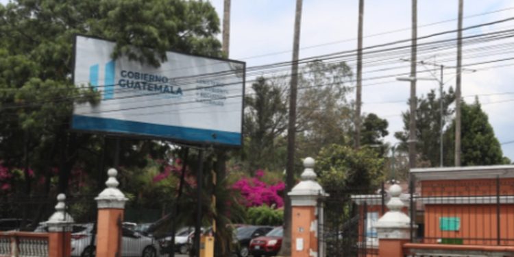 Descubren licencias ambientales falsificadas en sede del Ministerio de Ambiente en Chimaltenango