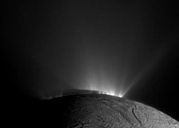 Descubren nueva evidencia de que una luna de Saturno podría albergar vida
