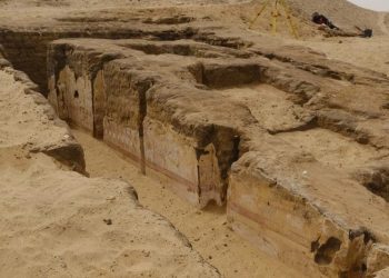 Desentierran tumba egipcia con escenas de la vida cotidiana de hace más de cuatro milenios