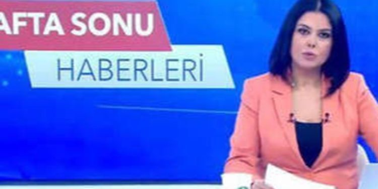 Despiden a una presentadora turca tras aparecer con una taza de Starbucks en un informativo