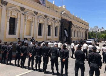 Despliegue de Fuerzas de Seguridad: Más de 2 mil policías resguardan el Congreso tras disturbios