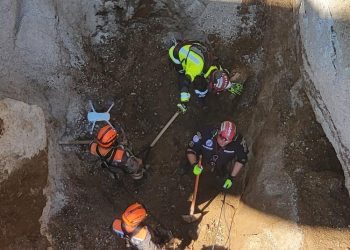 Después de 5 dí­as encuentran vehí­culo que cayó en hundimiento de Villa Nueva