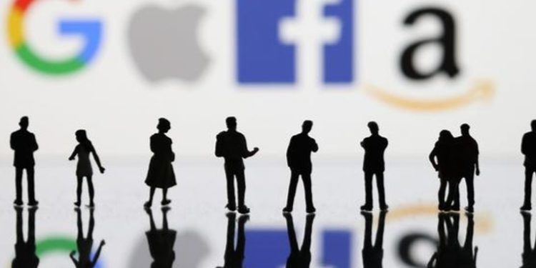 Después de Twitter y Facebook, los despidos masivos llegan a Amazon