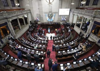 Destituyen a empleados de compras del congreso por adquirir productos a altos precios