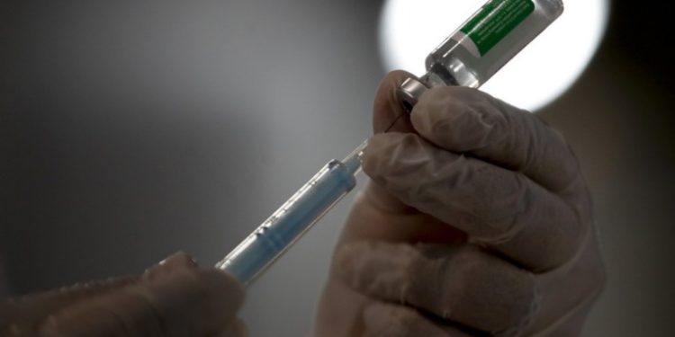 Detectan un síntoma de covid-19 que solo es característico para los vacunados