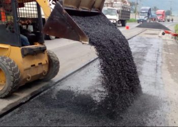 Detendrán trabajos de bacheo y reparación de carreteras si continúan las lluvias