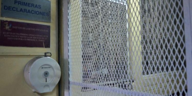 Detenidos de fines de semana en Torre de Tribunales tendrán acceso a duchas en breve