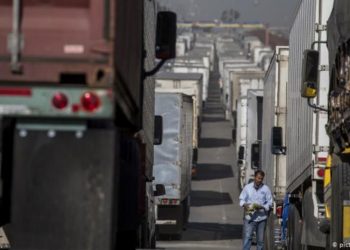 Detienen a 145 migrantes indocumentados que viajaban en un camión en Guatemala