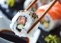 Detienen a 3 implicados en el 'terrorismo del sushi' en Japón