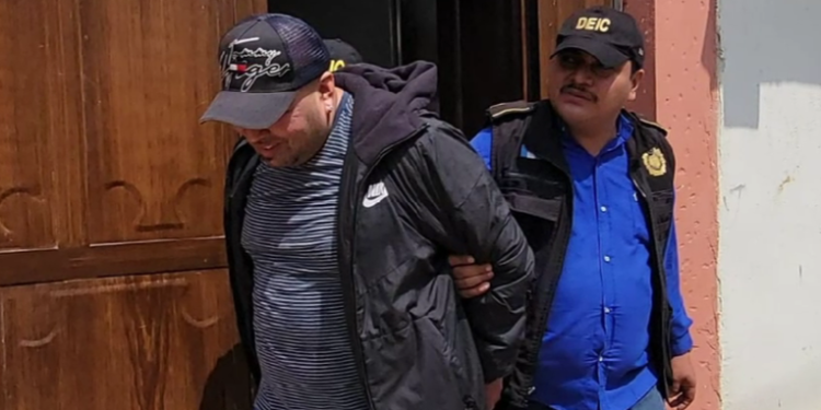 Detienen a cabecilla de la MS en Jutiapa con arma hechiza, drogas y dinero