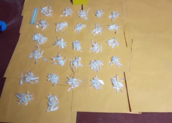 Detienen a presunto narcomenudistra en posesión de cocaína y fuerte cantidad de efectivo