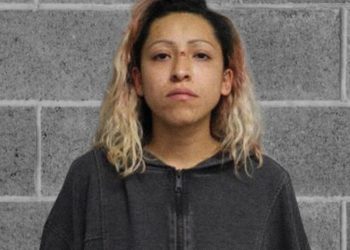 Detienen en EE.UU. a una mujer que mató de un disparo a un hombre porque no quiso besarla