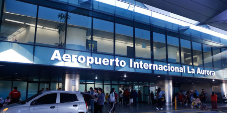 DGAC Implementa medidas para evitar ingreso de pasajeros de Reino Unido y Sudáfrica