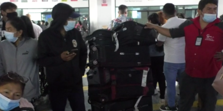 DGAC ofrece reubicar a vendedores ambulantes del Aeropuerto