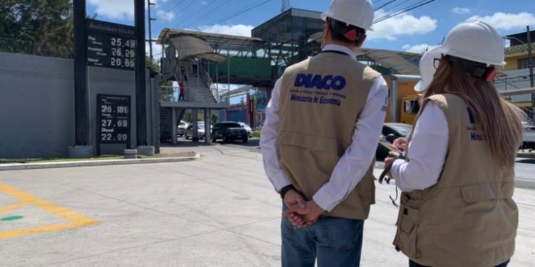 DIACO podría sancionar a 36 gasolineras por anomalías