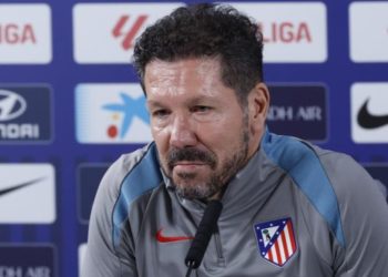 Diego Simeone crítico con la no expulsión ante el Alavés de Vinicius y Endrick que jugarán el derbi