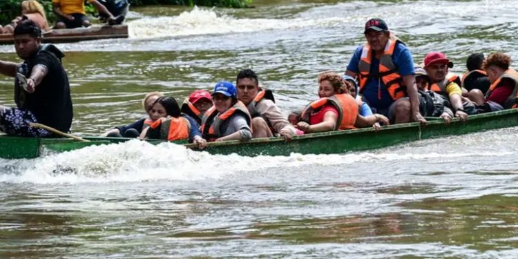 Diez migrantes mueren ahogados en un río de Panamá