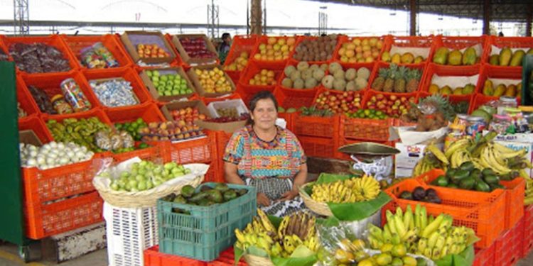 Dinamizar el mercado interno es lo más importante para la economí­a