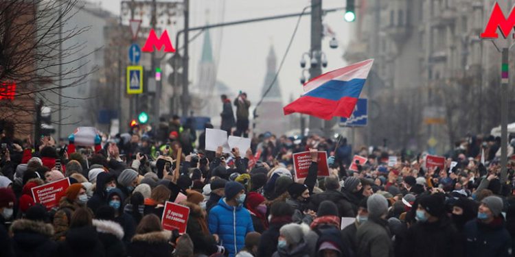 Diplomáticos son expulsados de Rusia por protestas no autorizadas