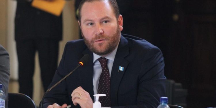 Diputado Arzú presentará iniciativa de ley para reducir incremento en el precio de los combustibles