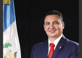 Diputado Francisco Mérida se compromete a fiscalizar el comportamiento en los precios de los productos