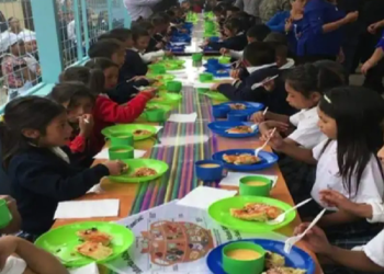 Diputado Propone Aumentar a Q10 el Presupuesto de Alimentación Escolar