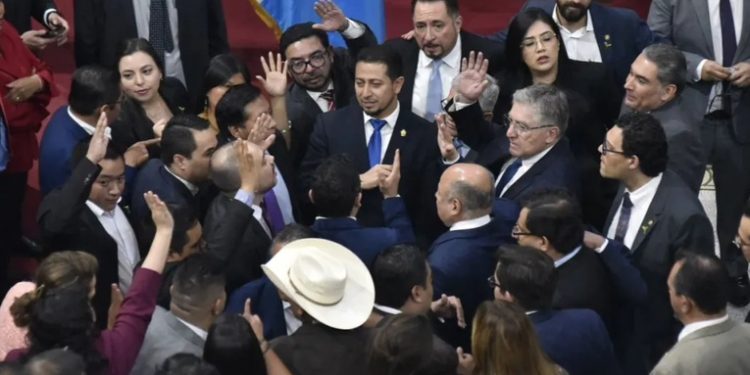 Diputados aprueban la iniciativa 63-88 para garantizar fondos a obras no ejecutadas en el último período fiscal