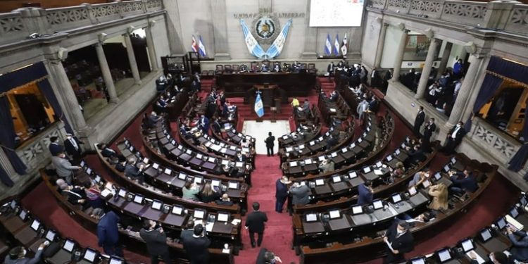 Diputados buscan la atención integral a pacientes con cáncer