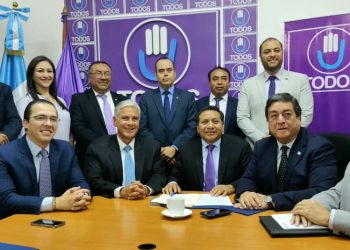 Diputados de la bancada TODOS presentan iniciativa de ley para reducir el Impuesto Sobre la Renta