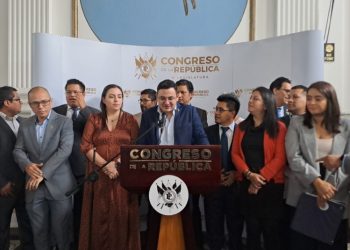 Diputados del Movimiento Semilla presentan querella contra jefe de FECI por abuso de autoridad