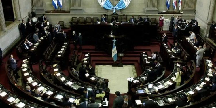 Diputados electos deben cumplir requisitos