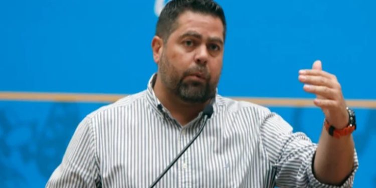 Diputados pedirán a Junta Directiva priorizar interpelación al ministro de Comunicaciones