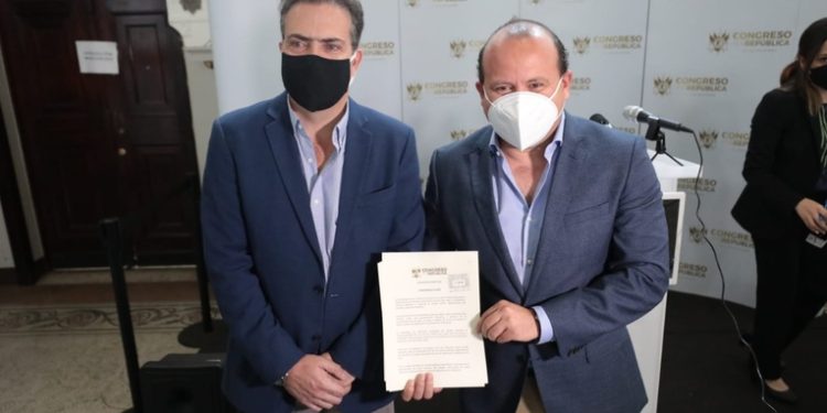 Diputados presentan una iniciativa para reformar ley de tránsito