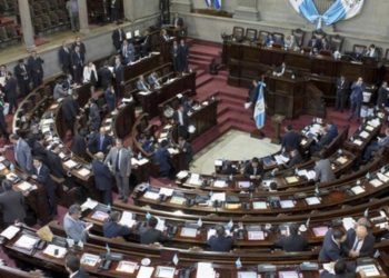 Diputados proponen eliminar el impuesto de solidaridad