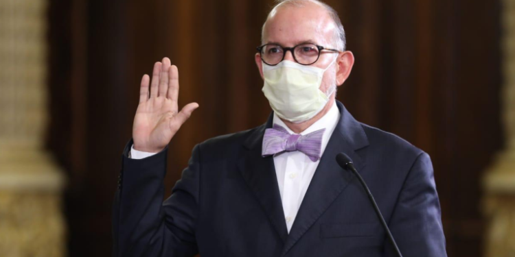 Director de la COPRECOVID presenta su renuncia