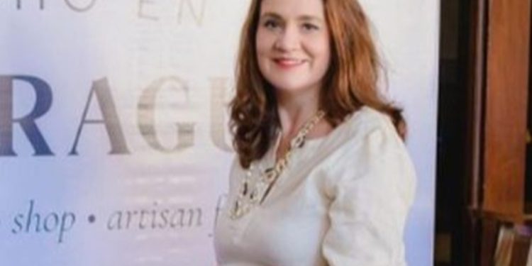 Directora de Miss Nicaragua, Karen Celebertti, forzada al exilio por restricciones del Gobierno