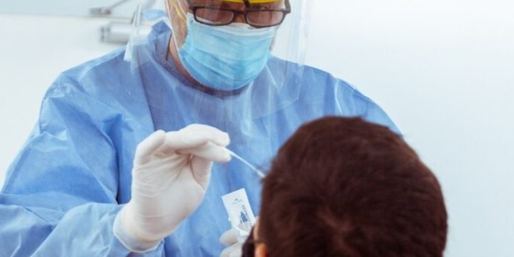 Disminuye demanda de pruebas de hisopado y vacunación contra el Covid-19