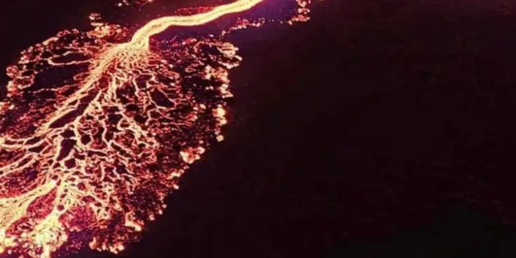 Disminuye la actividad del volcán en erupción en Islandia