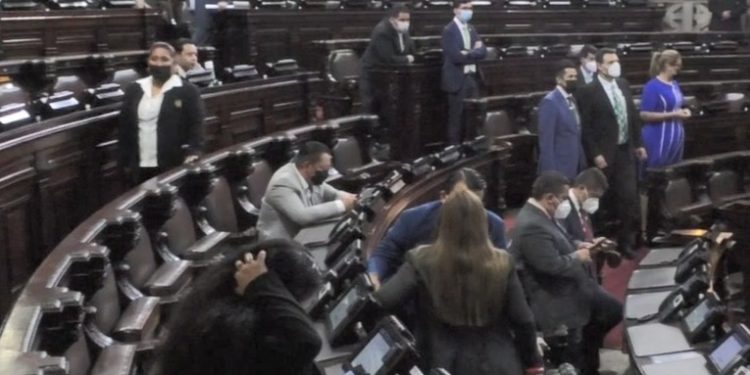 Donación de vacunas en manos del congreso