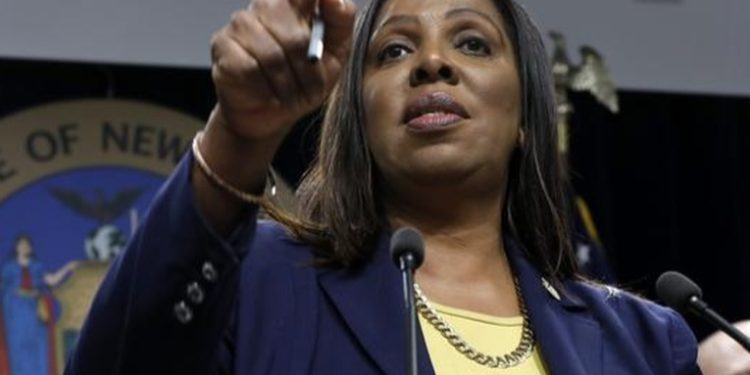 Donald Trump presenta una demanda contra la fiscal que lo investiga