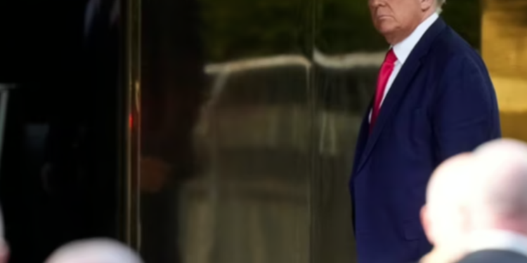 Donald Trump se entregará en un proceso penal histórico en EEUU