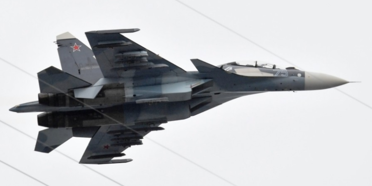 Dos cazas rusos escoltan a aviones de reconocimiento de EE.UU. sobre el mar Negro