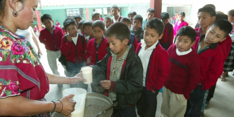 Dos entregas de alimentos se han realizado a escuelas en el transcurso del año