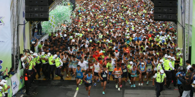 Dos fallecidos y uno más en el intensivo tras cruzar la meta de la carrera 21K.