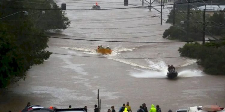 Dos muertos y más de 120.000 personas sin electricidad tras las fuertes tormentas en Australia