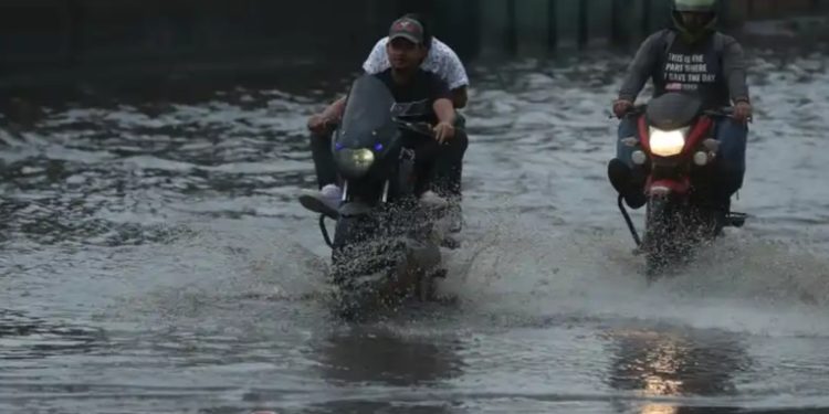 Dos ondas del este traerán lluvias vespertinas y nocturnas al país, según Insivumeh