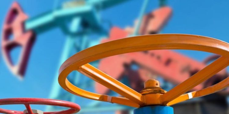 E.UU. anuncia la prohibición a las importaciones de petróleo y gas rusos