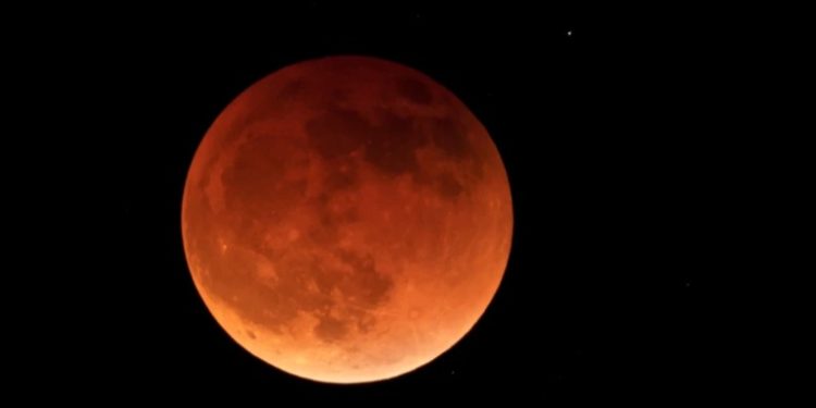 Eclipse total de luna podrá verse el martes en América del Norte