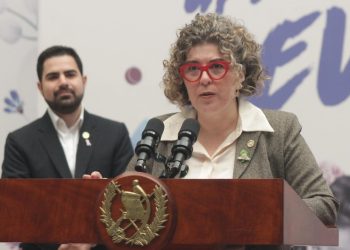 Economía denuncia irregularidades en programa de becas en inglés de Q35 millones
