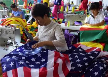 Economía estadounidense se contrae un 0,3 % en el trimestre